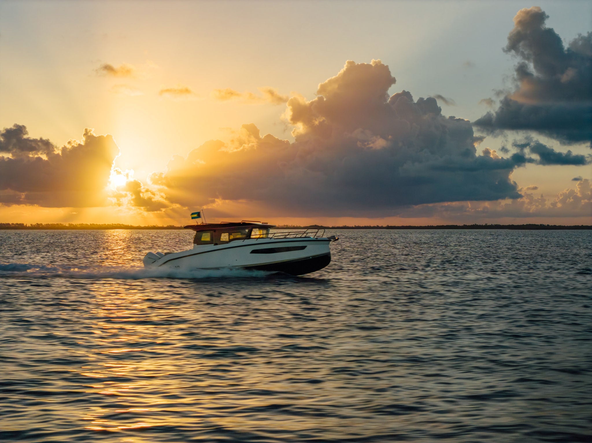 Andy Mann & NAVAN on an expedition in the Bahamas