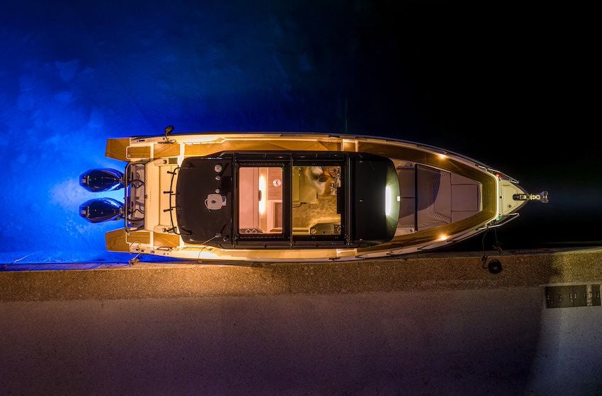 Detail image of the NAVAN C30