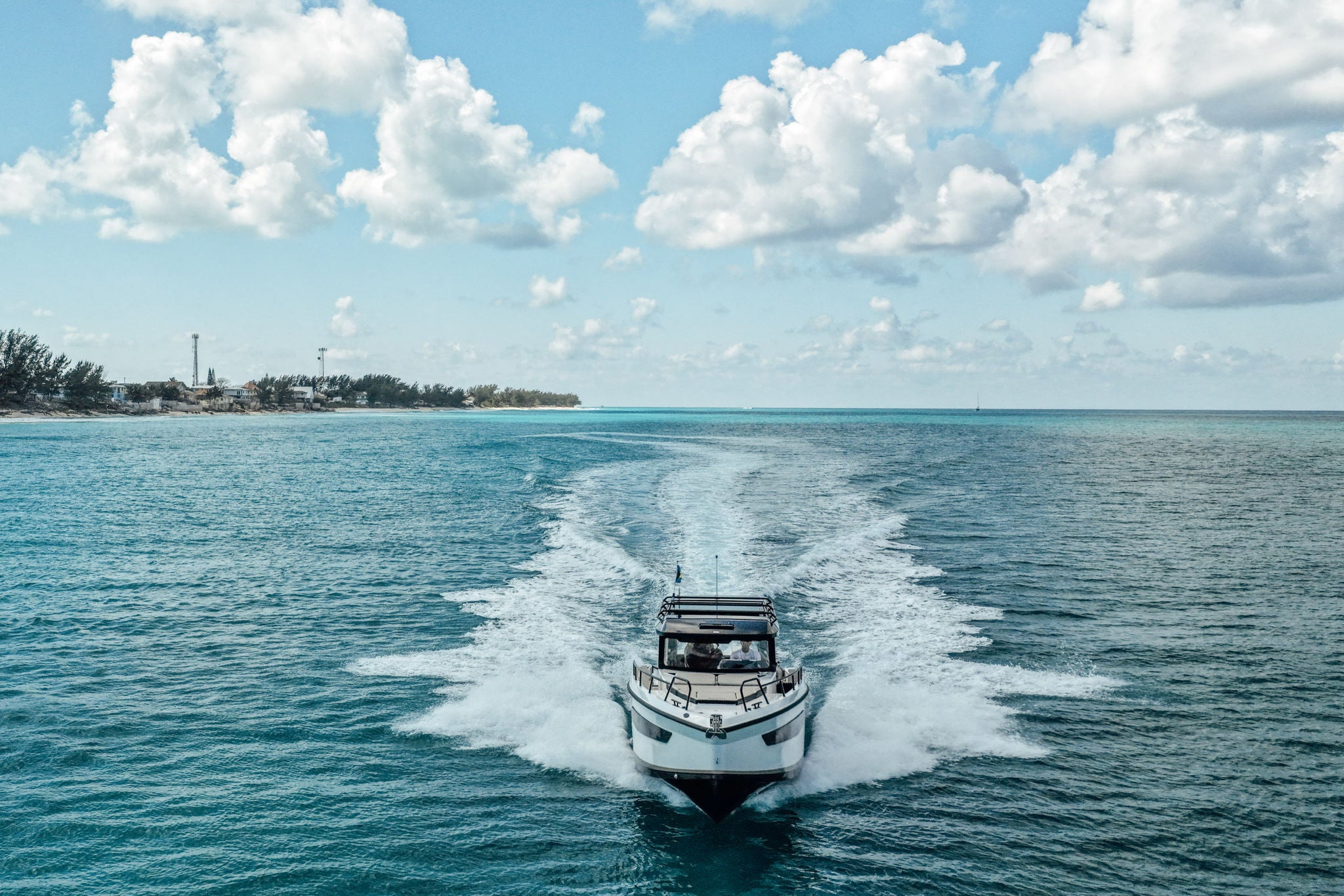 Andy Mann & NAVAN on an expedition in the Bahamas