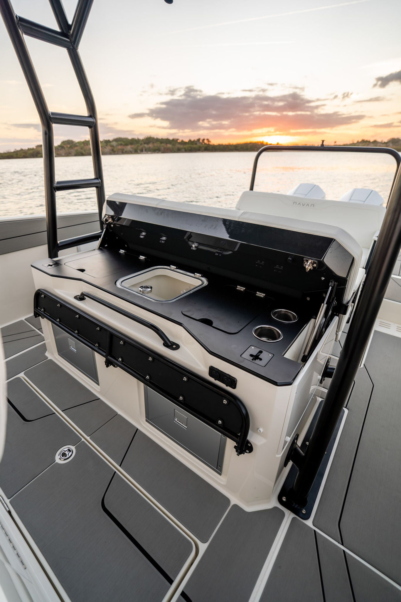 Storage options on the NAVAN T30