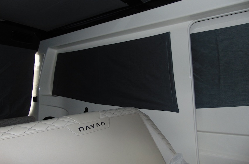 Curtains including hardtop roof hatch curtain